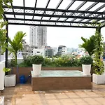 Auhome- Sky Garden Apartment